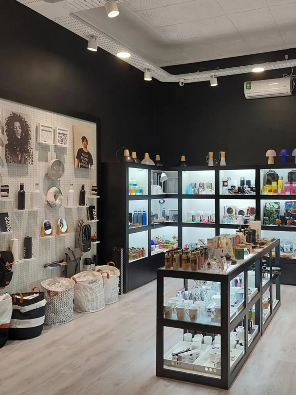 franquicias-ominim-local11