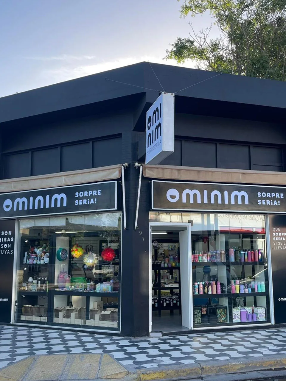 franquicias-ominim-local3